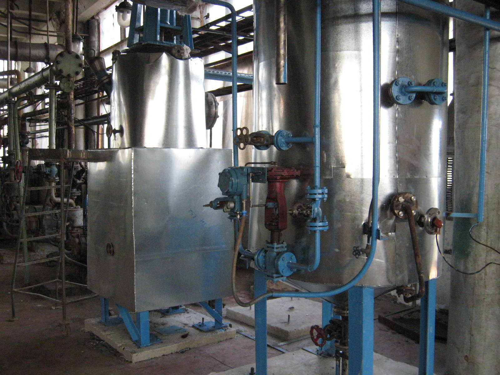 additives tanks Init and polybutene